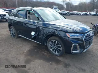 2024 Audi Q5 S line Premium z VIN WA1GAAFY8R2043043, wystawiony jako IAAI lot #42054728 z przebiegiem 10 929 mil mil oraz . Historia ofert i sprzedaży dostępna na DreamBid. Obrazek 1.