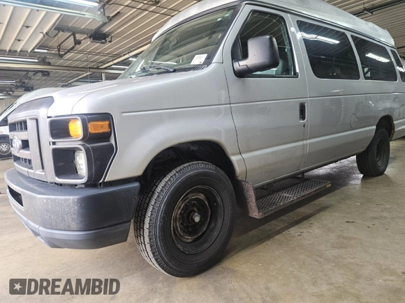 2011 Ford Econoline Passenger XL z VIN 1FBSS3BL1BDA81313, wystawiony jako IAAI lot #42535578 z przebiegiem 264 403 mil mil oraz . Historia ofert i sprzedaży dostępna na DreamBid. Obrazek 19.
