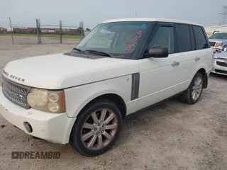 2007 Land Rover Range Rover SC z VIN SALMF134X7A257507, wystawiony jako IAAI lot #42398620 z przebiegiem 239 783 mil mil oraz . Historia ofert i sprzedaży dostępna na DreamBid. Obrazek 2.