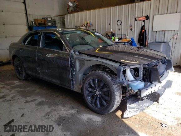 2016 Chrysler 300 Limited with VIN 2C3CCARG2GH157081, listed as a Copart auction lot 51031965 with 127,521 mi miles and Salvage Title. Bid and sale history available at DreamBid. Image 4.