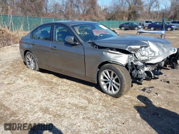2016 BMW 3 Series 320i xDrive z VIN WBA8E5G56GNT93029, wystawiony jako IAAI lot #41652248 z przebiegiem 93 088 mil mil oraz . Historia ofert i sprzedaży dostępna na DreamBid. Obrazek 1.