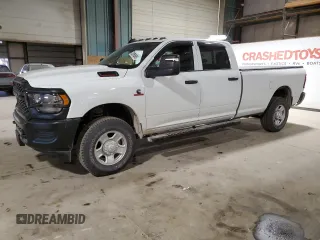2024 Ram 2500 Tradesman z VIN 3C6UR5HL6RG328526, wystawiony jako Copart lot #53065585 z przebiegiem 4 641 mil mil oraz Szkoda całkowita • Salvage title. Historia ofert i sprzedaży dostępna na DreamBid. Obrazek 1.