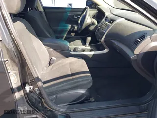 2015 Nissan Altima 2.5 with VIN 1N4AL3AP2FC208502, listed as a IAAI auction lot 41946673 with 121,214 mi miles. Bid and sale history available at carsss.com. Image 5.