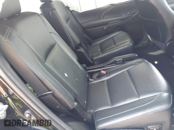 2016 Toyota Highlander XLE z VIN 5TDJKRFH3GS269861, wystawiony jako IAAI lot #42199493 z przebiegiem 94 237 mil mil oraz . Historia ofert i sprzedaży dostępna na DreamBid. Obrazek 8.