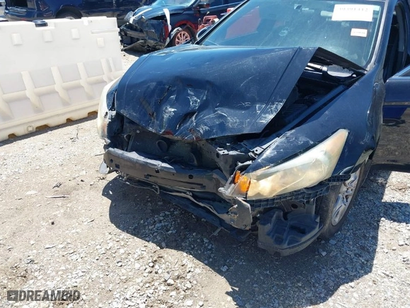 2011 Honda Accord Sdn SE with VIN 1HGCP2F61BA016318, listed as a IAAI auction lot 39391412 with 181,605 mi miles. Bid and sale history available at carsss.com. Image 6.