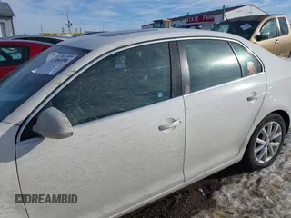 2010 Volkswagen Jetta SE с VIN 3VWRX7AJ4AM030312, выставлен на аукционе IAAI как лот 41304990 с пробегом 204 910 миль миль и . История ставок и продаж доступна на DreamBid. Изображение 14.