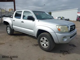 2005 Toyota Tacoma PreRunner with VIN 5TEJU62NX5Z089068, listed as a IAAI auction lot 41399926 with 281,574 mi miles. Bid and sale history available at carsss.com. Image 1.
