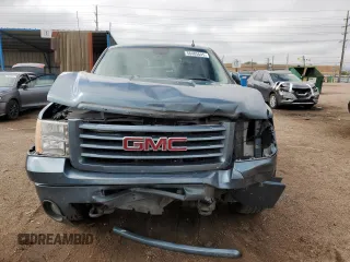 2011 GMC Sierra 1500 SLE z VIN 3GTP2VE31BG356240, wystawiony jako Copart lot #58485645 z przebiegiem 110 998 mil mil oraz Szkoda całkowita • Salvage title. Historia ofert i sprzedaży dostępna na DreamBid. Obrazek 5.