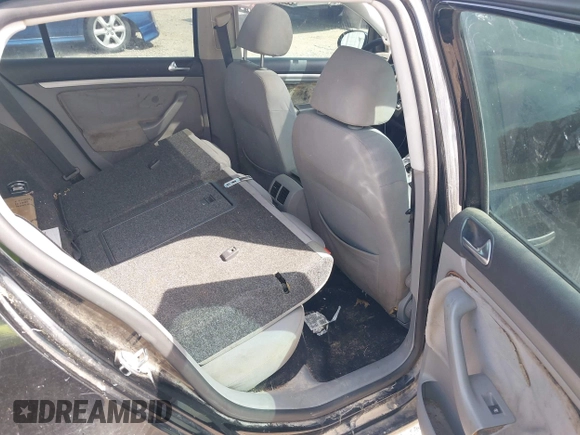2008 Volkswagen Rabbit S with VIN WVWDA71K88W155816, listed as a IAAI auction lot 42035852 with 211,848 mi miles and . Bid and sale history available at DreamBid. Image 8.