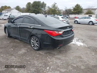 2011 Hyundai Sonata SE with VIN 5NPEC4AB8BH184498, listed as a IAAI auction lot 41299500 with 176,287 mi miles and . Bid and sale history available at carsss.com. Image 3.