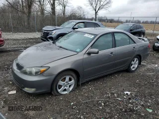 2002 Toyota Camry LE z VIN 4T1BE32K52U614074, wystawiony jako Copart lot #47163105 z przebiegiem 196 750 mil mil oraz Czysty tytuł • Clean title. Historia ofert i sprzedaży dostępna na DreamBid. Obrazek 1.