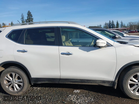 2014 Nissan Rogue SV with VIN 5N1AT2MK6EC785130, listed as a IAAI auction lot 41325704 with 227,615 mi miles. Bid and sale history available at carsss.com. Image 13.