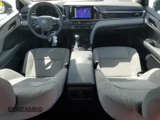 2025 Toyota Camry LE z VIN 4T1DAACK3SU022986, wystawiony jako Copart lot #51407485 z przebiegiem 6 490 mil mil oraz Szkoda całkowita • Salvage title. Historia ofert i sprzedaży dostępna na DreamBid. Obrazek 8.