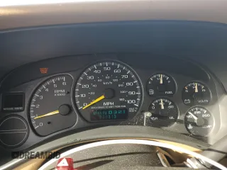 2000 GMC Yukon SLT with VIN 1GKEC13T3YJ141423, listed as a Copart auction lot 82344364 with 224,313 mi miles and Salvage Title. Bid and sale history available at carsss.com. Image 9.