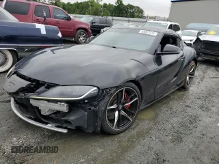 2021 Toyota Supra 3.0 z VIN WZ1DB0C05MW043003, wystawiony jako Copart lot #58097515 z przebiegiem 46 745 mil mil oraz Szkoda całkowita • Salvage title. Historia ofert i sprzedaży dostępna na DreamBid. Obrazek 1.