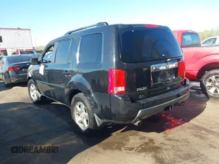 2009 Honda Pilot EX-L with VIN 5FNYF48699B023311, listed as a IAAI auction lot 41981928 with Not Provided miles and . Bid and sale history available at carsss.com. Image 3.
