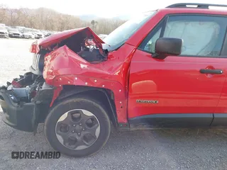 2018 Jeep Renegade Sport z VIN ZACCJBAB4JPJ63846, wystawiony jako IAAI lot #41779614 z przebiegiem 66 725 mil mil oraz . Historia ofert i sprzedaży dostępna na DreamBid. Obrazek 18.
