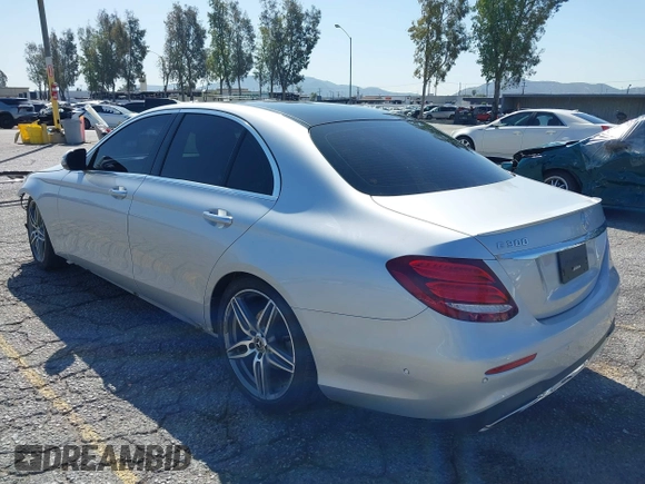 2018 Mercedes-Benz E-Class E 300 with VIN WDDZF4JB5JA455098, listed as a IAAI auction lot 41860177 with 84,612 mi miles. Bid and sale history available at carsss.com. Image 3.