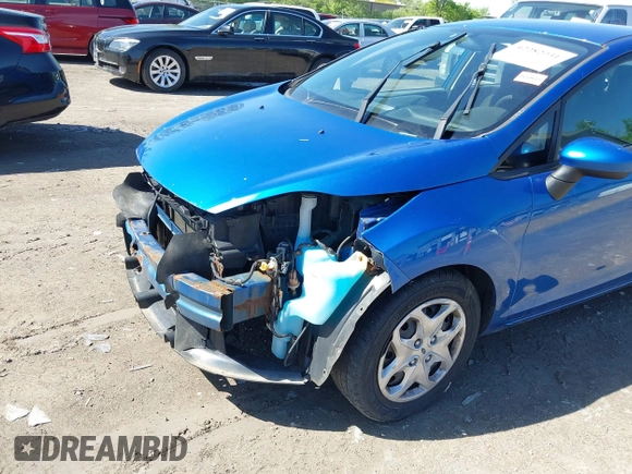 2011 Ford Fiesta SE z VIN 3FADP4BJXBM175601, wystawiony jako IAAI lot #42282031 z przebiegiem 157 658 mil mil oraz . Historia ofert i sprzedaży dostępna na DreamBid. Obrazek 6.