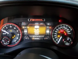 2019 Ram 1500 Rebel z VIN 1C6SRFLT2KN698535, wystawiony jako Copart lot #81854214 z przebiegiem 61 586 mil mil oraz Czysty tytuł • Clean title. Historia ofert i sprzedaży dostępna na DreamBid. Obrazek 9.