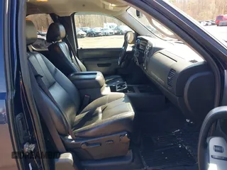 2012 Chevrolet Silverado 1500 LT with VIN 1GCRKSE77CZ192665, listed as a IAAI auction lot 41888886 with 167,084 mi miles. Bid and sale history available at carsss.com. Image 5.