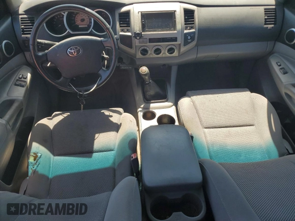 2005 Toyota Tacoma PreRunner z VIN 5TETU62N45Z115205, wystawiony jako Copart lot #60710715 z przebiegiem 184 529 mil mil oraz Czysty tytuł • Clean title. Historia ofert i sprzedaży dostępna na DreamBid. Obrazek 8.