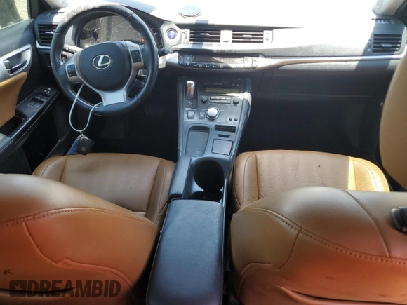 2013 Lexus CT 200h z VIN JTHKD5BH9D2173540, wystawiony jako Copart lot #62371555 z przebiegiem 170 041 mil mil oraz Czysty tytuł • Clean title. Historia ofert i sprzedaży dostępna na DreamBid. Obrazek 8.