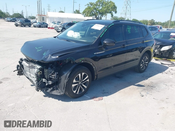2024 Volkswagen Tiguan S z VIN 3VVRB7AX4RM226494, wystawiony jako IAAI lot #42000799 z przebiegiem 946 mil mil oraz . Historia ofert i sprzedaży dostępna na DreamBid. Obrazek 22.