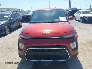2022 Kia Soul LX with VIN KNDJ23AU9N7825549, listed as a IAAI auction lot 41940946 with 32,453 mi miles. Bid and sale history available at carsss.com. Image 12.