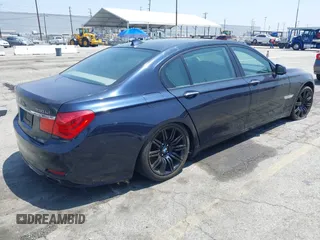 2010 BMW 7 Series 750Li z VIN WBAKB8C50ACY63208, wystawiony jako IAAI lot #42606209 z przebiegiem 120 802 mil mil oraz . Historia ofert i sprzedaży dostępna na DreamBid. Obrazek 4.