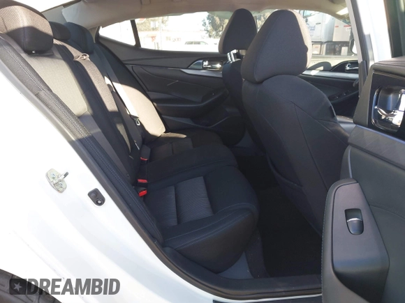 2017 Nissan Maxima SV with VIN 1N4AA6APXHC392355, listed as a IAAI auction lot 41153272 with 83,384 mi miles and . Bid and sale history available at DreamBid. Image 8.