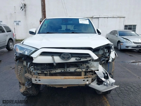 2020 Toyota 4Runner SR5 with VIN JTEBU5JR4L5812184, listed as a IAAI auction lot 41206002 with 69,278 mi miles. Bid and sale history available at carsss.com. Image 13.