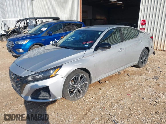 2024 Nissan Altima SR z VIN 1N4BL4CVXRN369436, wystawiony jako IAAI lot #42301286 z przebiegiem 33 650 mil mil oraz . Historia ofert i sprzedaży dostępna na DreamBid. Obrazek 17.