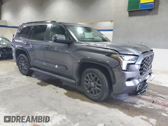 2024 Toyota Sequoia SR5 with VIN 7SVAAABA7RX025940, listed as a Copart auction lot 72964174 with 19,388 mi miles and Salvage Title. Bid and sale history available at carsss.com. Image 4.