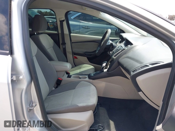 2014 Ford Focus SE with VIN 1FADP3F22EL185266, listed as a IAAI auction lot 42168142 with 177,283 mi miles and . Bid and sale history available at carsss.com. Image 5.
