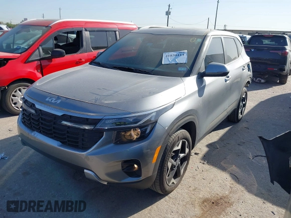 2024 Kia Seltos EX z VIN KNDERCAA3R7603839, wystawiony jako IAAI lot #41830414 z przebiegiem 19 414 mil mil oraz . Historia ofert i sprzedaży dostępna na DreamBid. Obrazek 19.