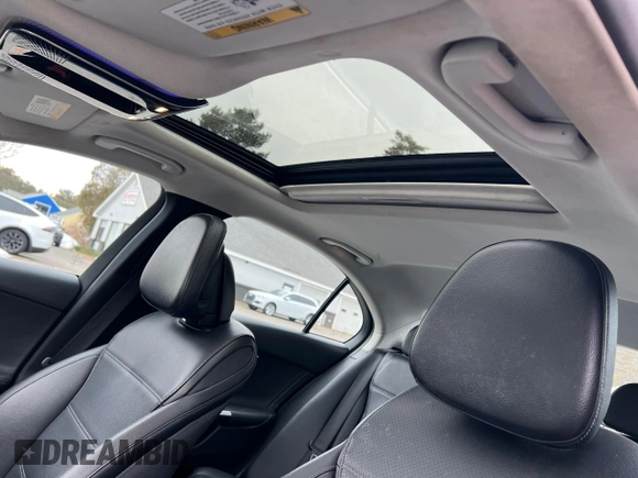 2022 Mercedes-Benz C 300 with VIN W1KAF4GBXNR020430, listed as a Copart auction lot 48009055 with 82,657 mi miles and Clean Title. Bid and sale history available at DreamBid. Image 9.