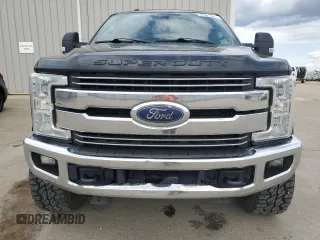 2017 Ford F-350 Platinum z VIN 1FT8W3BT7HEE76562, wystawiony jako Copart lot #60219675 z przebiegiem 333 717 mil mil oraz Czysty tytuł • Clean title. Historia ofert i sprzedaży dostępna na DreamBid. Obrazek 5.