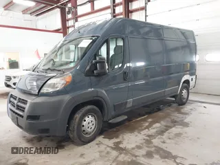 2018 Ram ProMaster Cargo z VIN 3C6TRVDG2JE160937, wystawiony jako IAAI lot #41654742 z przebiegiem 206 731 mil mil oraz . Historia ofert i sprzedaży dostępna na DreamBid. Obrazek 2.