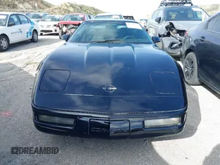 1992 Chevrolet Corvette z VIN 1G1YY23P7N5115133, wystawiony jako IAAI lot #41797315 z przebiegiem 138 579 mil mil oraz . Historia ofert i sprzedaży dostępna na DreamBid. Obrazek 12.