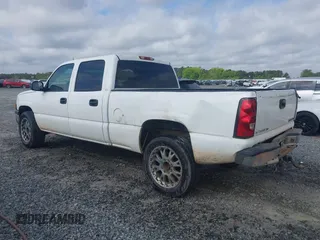 2005 Chevrolet Silverado 1500HD LT z VIN 1GCGC13U85F821460, wystawiony jako IAAI lot #42150934 z przebiegiem 272 356 mil mil oraz . Historia ofert i sprzedaży dostępna na DreamBid. Obrazek 3.
