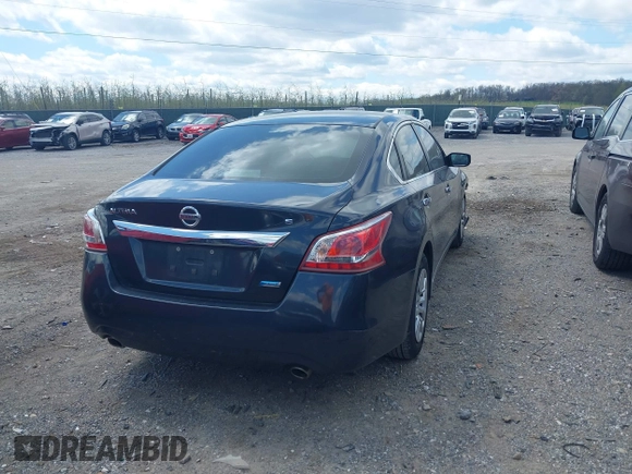 2013 Nissan Altima 2.5 S with VIN 1N4AL3AP4DC913024, listed as a IAAI auction lot 42045465 with 172,990 mi miles and . Bid and sale history available at carsss.com. Image 16.