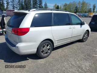 2004 Toyota Sienna XLE with VIN 5TDZA22C54S093012, listed as a IAAI auction lot 42036122 with 171,655 mi miles and . Bid and sale history available at carsss.com. Image 4.