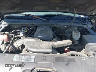 2003 Chevrolet Tahoe LS z VIN 1GNEC13T53J331221, wystawiony jako IAAI lot #42422243 z przebiegiem Nie podano mil oraz . Historia ofert i sprzedaży dostępna na DreamBid. Obrazek 10.