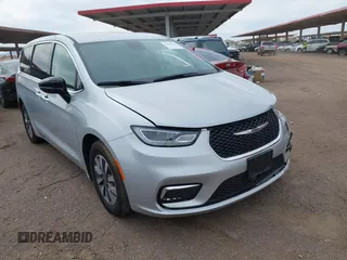 2024 Chrysler Pacifica Hybrid Select z VIN 2C4RC1S78RR188462, wystawiony jako IAAI lot #41813616 z przebiegiem 18 589 mil mil oraz . Historia ofert i sprzedaży dostępna na DreamBid. Obrazek 1.