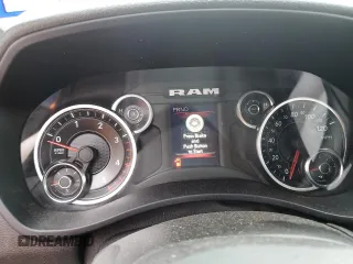 2022 Ram 2500 Big Horn z VIN 3C6UR5JL4NG239154, wystawiony jako Copart lot #88372095 z przebiegiem 107 279 mil mil oraz Szkoda całkowita • Salvage title. Historia ofert i sprzedaży dostępna na DreamBid. Obrazek 9.