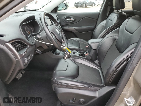 2019 Jeep Cherokee Latitude Plus with VIN 1C4PJMLN0KD384738, listed as a Copart auction lot 60099805 with 52,073 mi miles and Salvage title. Bid and sale history available at DreamBid. Image 7.