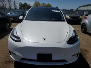 2023 Tesla Model Y Long Range z VIN 7SAYGDEE3PF772663, wystawiony jako Copart lot #56470455 z przebiegiem 50 705 mil mil oraz Czysty tytuł • Clean title. Historia ofert i sprzedaży dostępna na DreamBid. Obrazek 5.