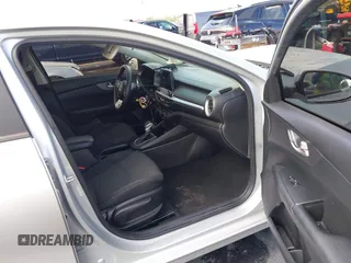 2021 Kia Forte LXS z VIN 3KPF24AD0ME334880, wystawiony jako IAAI lot #42257054 z przebiegiem 159 489 mil mil oraz . Historia ofert i sprzedaży dostępna na DreamBid. Obrazek 5.