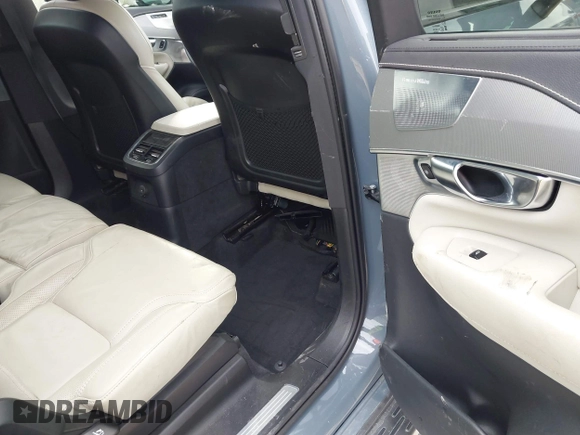 2022 Volvo XC90 R-Design with VIN YV4BR0CM8N1816644, listed as a IAAI auction lot 41558435 with 64,255 mi miles. Bid and sale history available at carsss.com. Image 8.